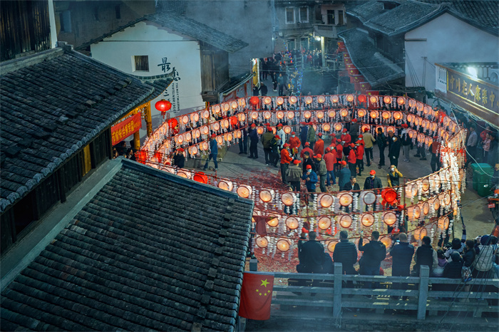 客家民俗庆丰年(组照8)-客家迎花灯.jpg 客家民俗庆丰年(组照8)-客家迎花灯.jpg