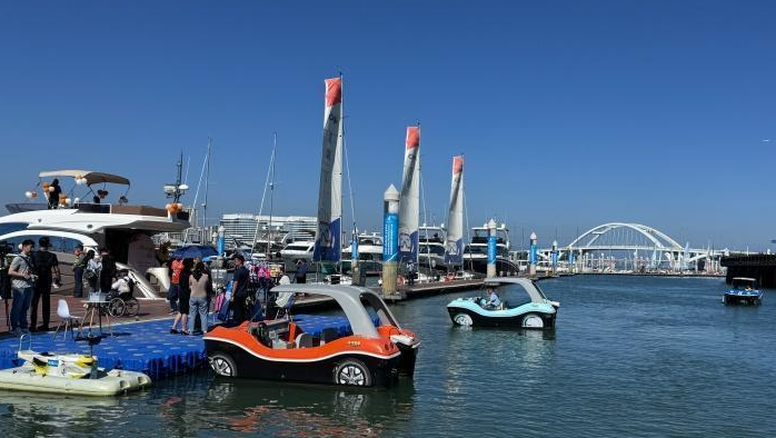 ʮ˽й365ֻ棺ͧչĻ