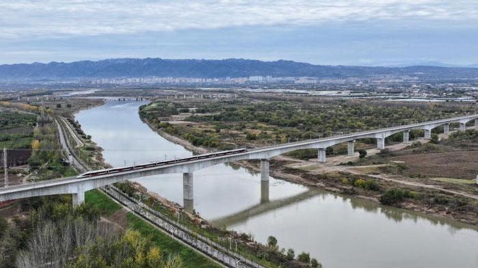 西延高鐵開始試運行