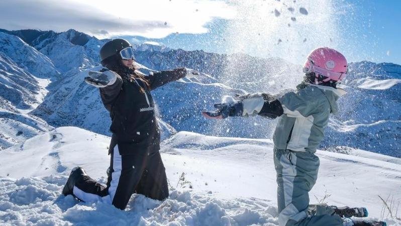 時光相冊丨新雪季開啟！影像見證中國滑雪“華麗轉身”