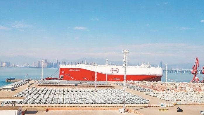 廈門海關(guān)助力國產(chǎn)新能源汽車高速“出海”