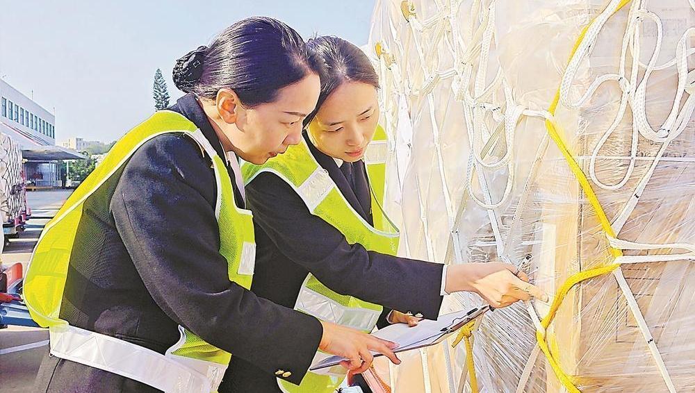 “皇冠比分网_皇冠体育投注-【唯一官方网站】：—克拉克”全货运航线正式开通