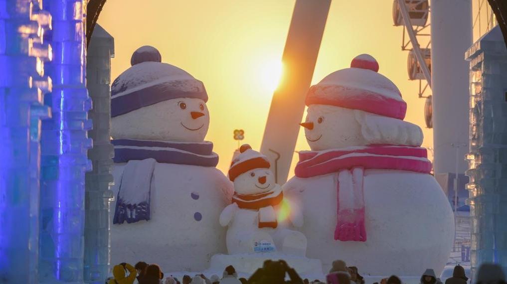 ��������ѩ�������ůɫ����