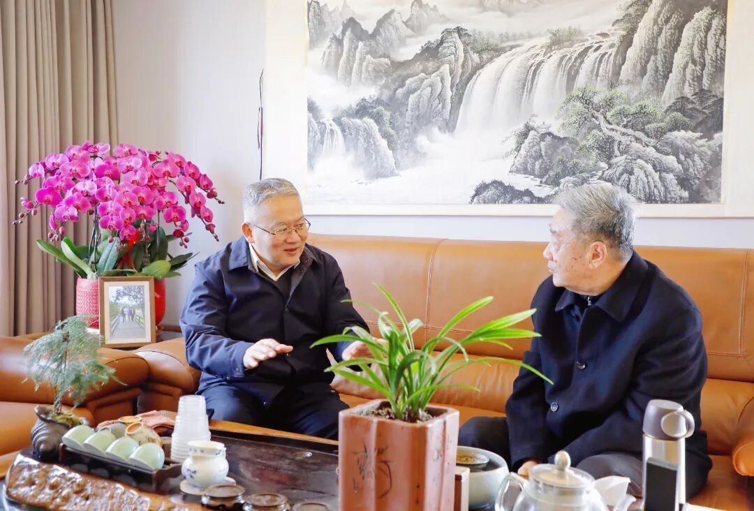 ʡ��Ȼ��Դ���쵼����ο����������ͬ־