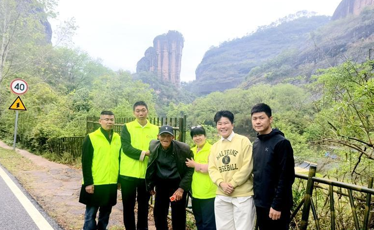 ����30��ľ�Ѯ���� ������ɽ���ޣ����������桰�С�