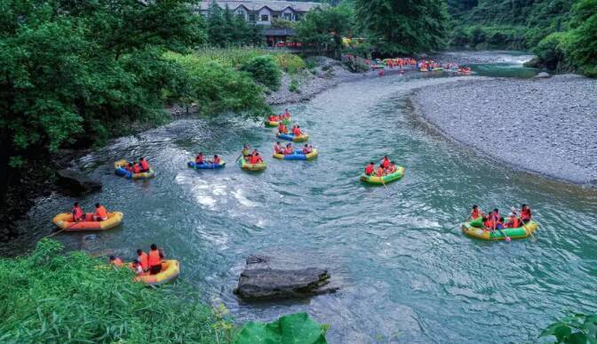 好评中国|清凉经济点燃夏日消费热潮(图1)