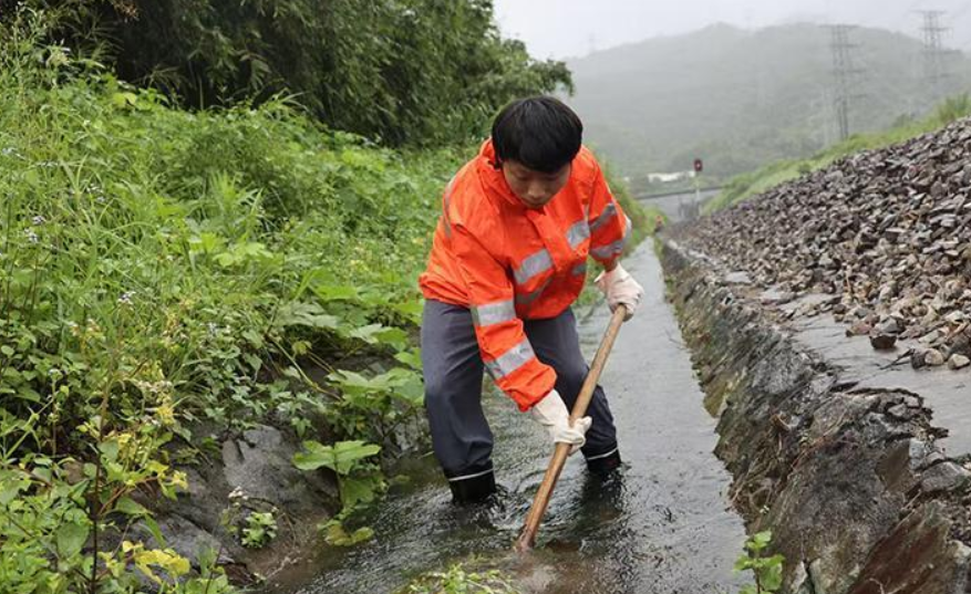 龙岩铁路部门完成防洪出巡1443人次