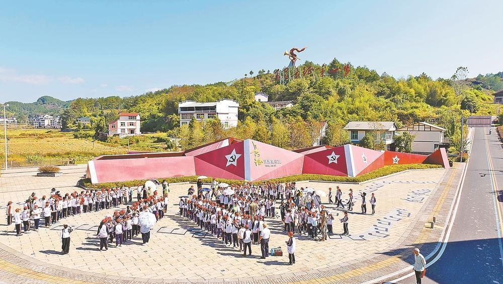凤凰山下再出发